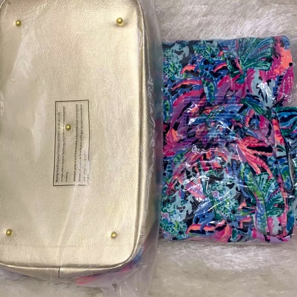 NWT🦄LILLY PULITZER JUMBO WEEKENDER BAG & ROBE BRINGING MERMAID BACK GRAIL SET🦄 - Picture 7 of 9